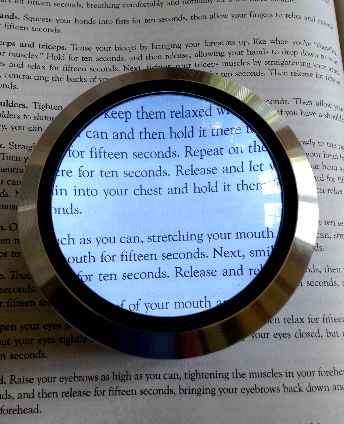 Book Magnifier - What's The Best Reading Magnifier for Those with AMD