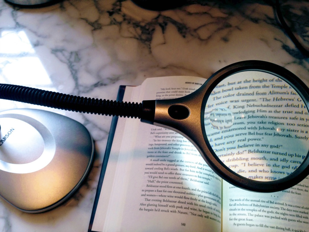 Reading Magnifier - Keep Reading With Macular Degeneration