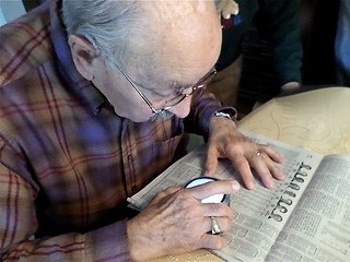 macular degeneration aids for reading - how to to turn daily newspapers into large print newspapers