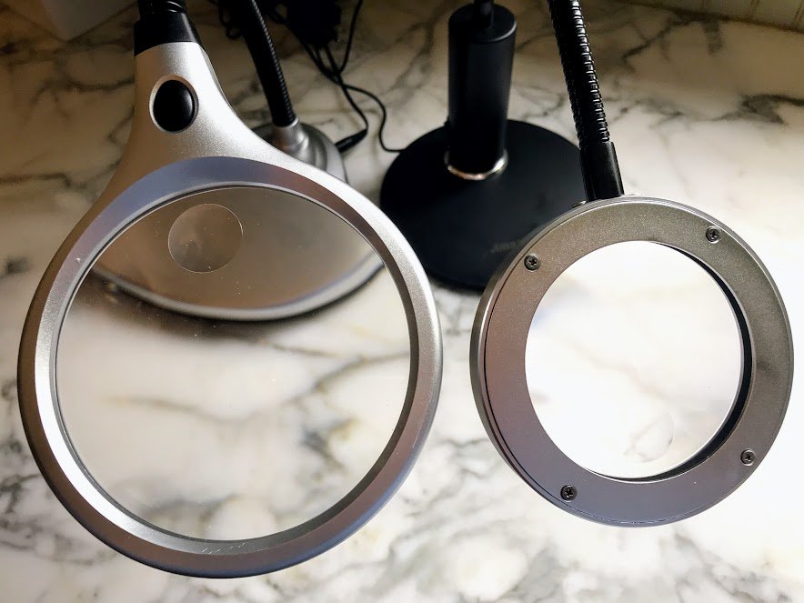 magnifying desk lamp